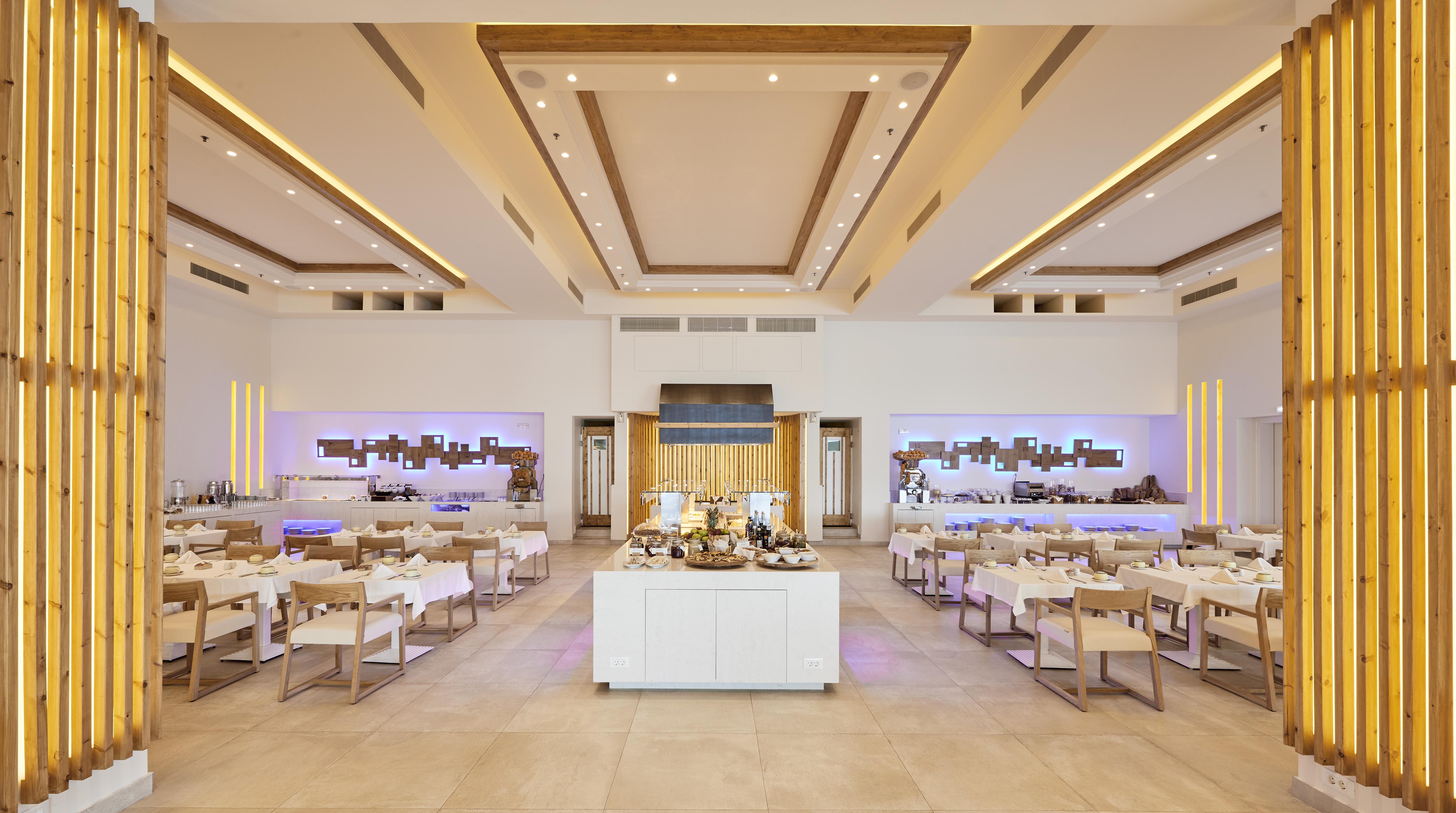 Saint John Hotel Villas&Spa Agios Ioannis Diakoftis Esterno foto The buffet at the resort