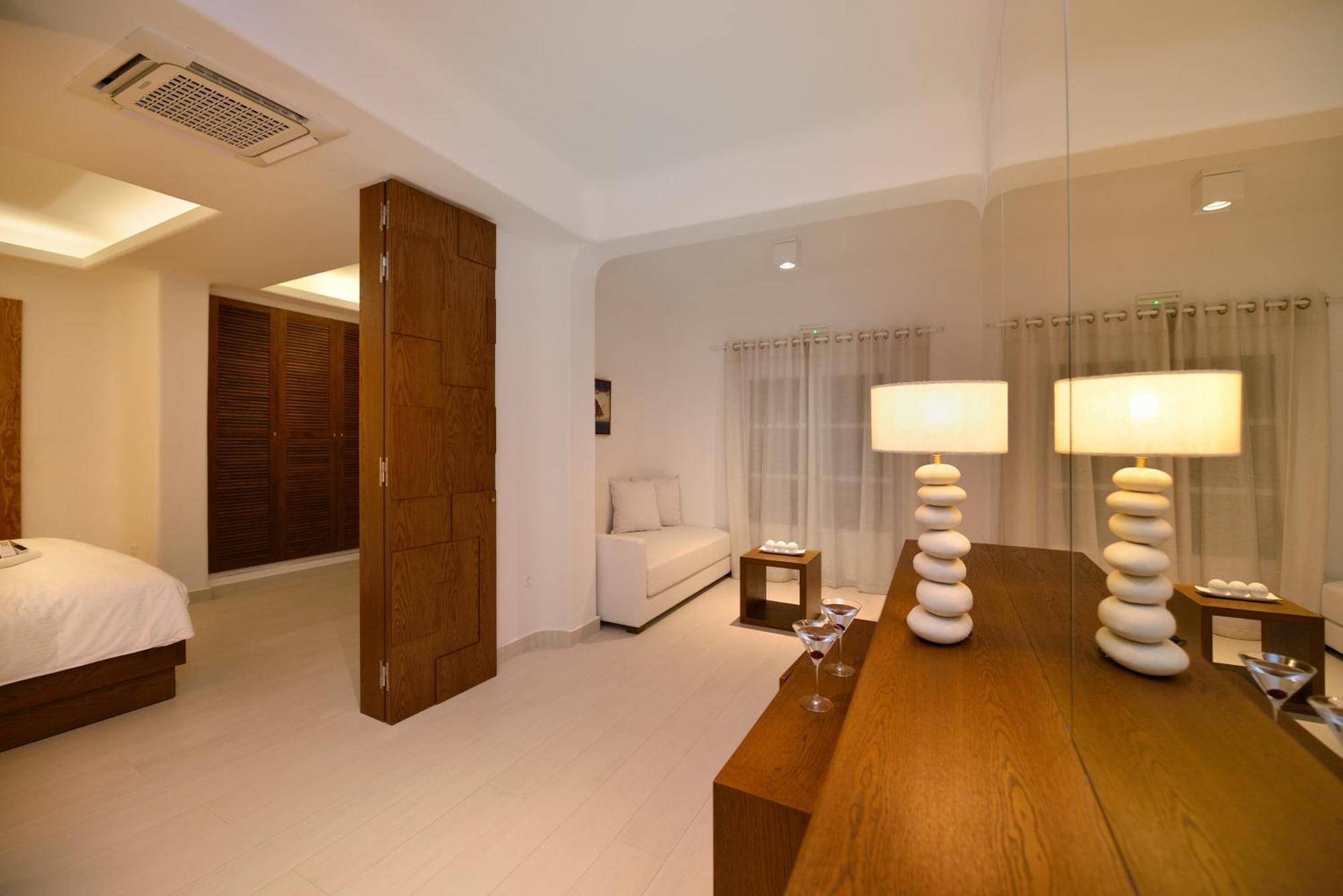 Saint John Hotel Villas&Spa Agios Ioannis Diakoftis Esterno foto A room at the hotel